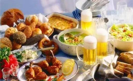 今日头条晚餐吃瓜,瓜界盛宴，热点一网打尽！